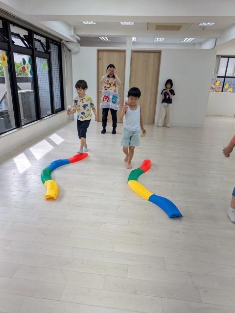 【保育士】多機能型施設/月8日休み/未経験・ブランクOK/月給25万円～/遊びを通した運動プログラムで体と心をそだてる療育♪/充実の研修でスキルアップも◎/正社員/資格必須の写真8枚目