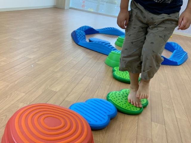 【保育士】児童発達支援/土日祝休み/年間休日120日以上/送迎なし◎/療育×保育の一体化により、一人ひとりの特性に沿ったアプローチを実現♪/月給21.1万円～/正社員/資格必須の写真1枚目