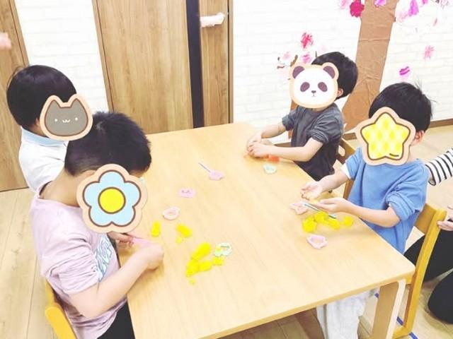 【児発菅兼管理者】多機能型施設/正社員/資格必須/月給23.2万円～/土日祝休み/残業ほぼなし/教育業界大手開発の教材・スタッフ研修制度◎/「できた！」を増やすお手伝い♪の写真5枚目