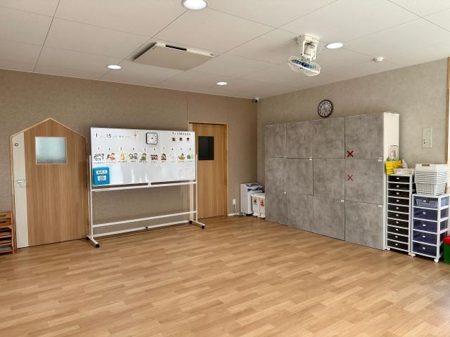 【臨床心理士/公認心理師】児童発達支援/年休120日◎/日祝休み/子育て支援手当あり/保育と支援が自然につながる、プリスクール併設の発達支援施設♪/月給19万円～/正社員/資格必須の写真1枚目