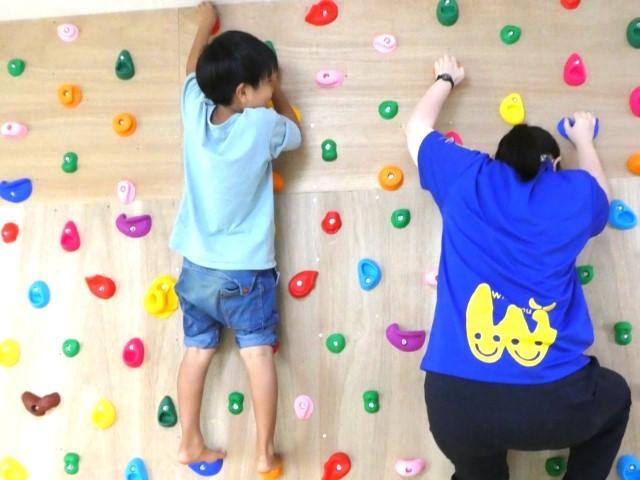 【児童発達支援管理責任者】放課後等デイサービス/正社員/資格必須/月給24万円～/日曜休み/残業ほぼなし◎/全国300施設展開中のFC/子どもたちが主役！自発的な活動を支援♪