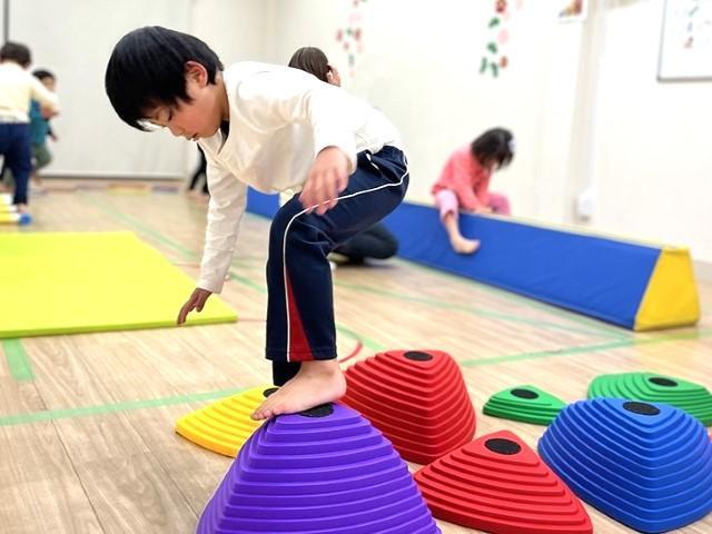 【保育士】月給23万円～/多機能型施設/実務経験が5年以上ある方必見！/駅チカ/残業ほぼなし/最先端テクノロジーを活かした療育◎/楽しみの中に療育を♪/正社員/資格必須