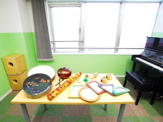 【児童指導員】月給21.5万円～/多機能型施設/日曜休み◎/残業ほぼなし/未経験OK！/少人数での療育が特徴/「音楽・言語・学習」3つの柱でトータルな成長を支援♪/正社員/資格必須の写真8枚目