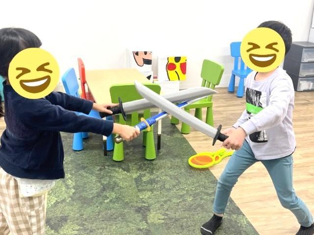 【児童発達支援管理責任者】⽉給25万円〜/放課後等デイサービス/⼟⽇休み◎/残業少なめ/年齢・学歴不問/英語を使った独自レッスンと多彩なプログラムが魅力♪/正社員/資格必須の写真2枚目