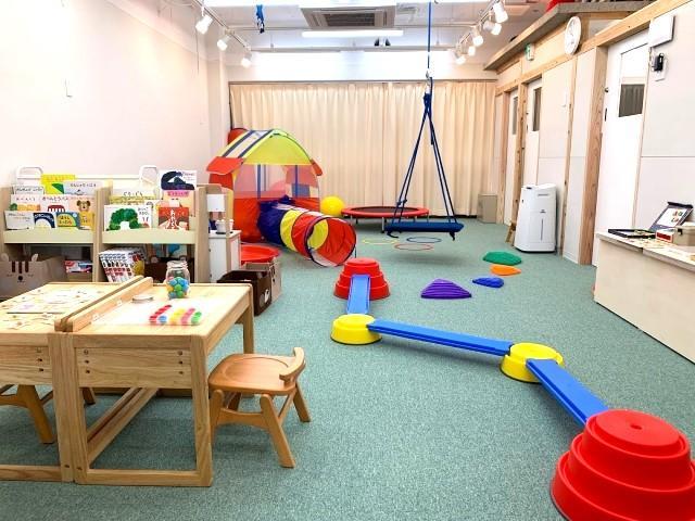 【児童発達⽀援管理責任者】⽉給31万円〜/児童発達⽀援/残業ほぼなし/日祝休み/年休120日/経験者歓迎♪/休暇制度充実＆初月から有給付与◎急なお休みにも対応！/正社員/資格必須