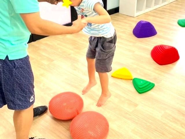 【理学療法士】多機能型施設/4週8休制◎/希望休制度あり/残業ほぼなし/未経験可/全国展開中の大手FC/豊富なノウハウ・充実の研修でさらに成長も♪/月給25万円～/正社員/資格必須の写真2枚目