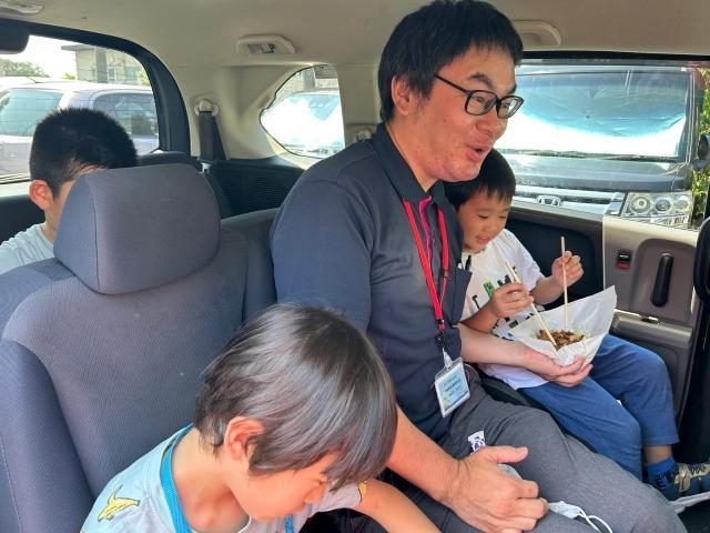 【児童指導員】多機能型施設/週1日～勤務OK！/遊びを通した運動プログラムで体と心をそだてる療育♪/充実の研修でスキルアップも◎/時給1,300円～/パート・アルバイト/資格必須の写真1枚目