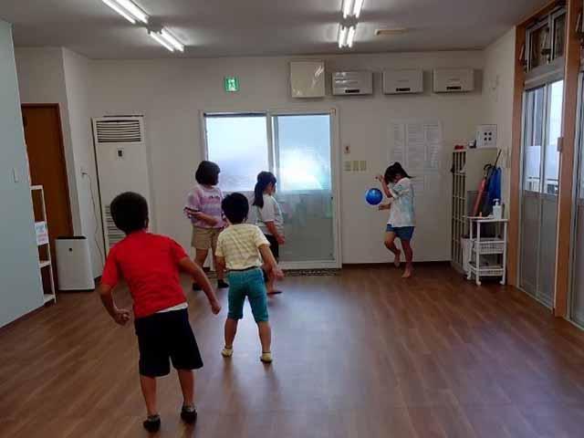 【保育士】放課後等デイサービス/土日休み/年休144⽇/残業ほぼなし◎/特色のない自由な支援が特徴♪/月給22万円～/正社員/資格必須の写真2枚目