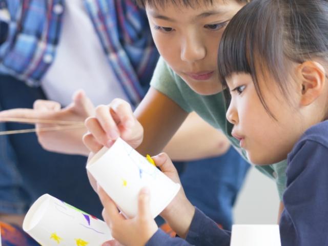 【保育士】多機能型施設/年間休日125日以上◎/月10日休み/未経験可/月給27万円～/ABAに特化した丁寧な療育支援/子どもたちが笑顔で遊べる環境づくり♪/正社員/資格必須の写真1枚目