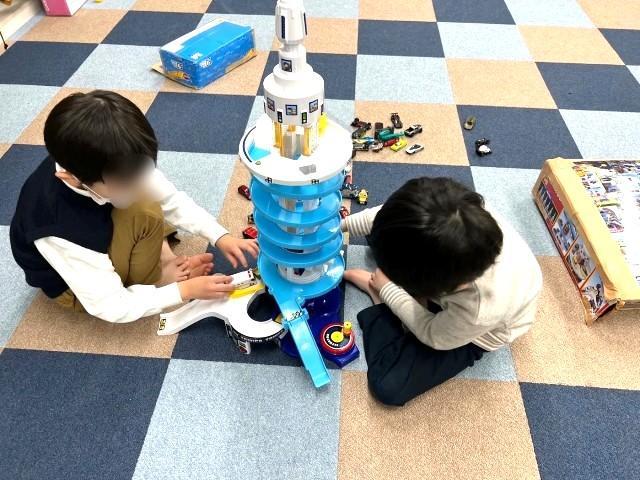 【言語聴覚士】放課後等デイサービス/週休2日制◎/産休育休取得実績あり/研修費補助あり/ロボット教室など独自の療育を実施♪/月給28万円～/正社員/資格必須の写真3枚目