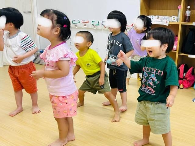 【保育士】児童発達支援/年間休日120日以上◎/早期療育を考えたプログラム/新しい経験や沢山のことばに触れ合う支援で、子どもの自己肯定感を高める♪/月給21万円～/正社員/資格必須の写真10枚目