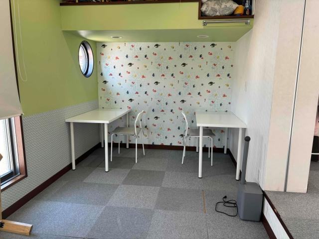 【児童指導員】⽉給23万円〜/放課後等デイサービス/日祝休み/残業ほぼなし！定時退勤OK/子ども好きの方歓迎◎おうちのような施設で遊びながらのびのび療育♪/正社員/資格必須