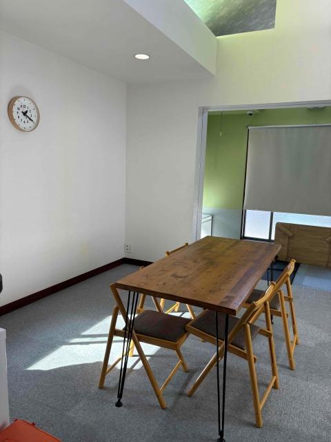 【児童指導員】⽉給23万円〜/放課後等デイサービス/日祝休み/残業ほぼなし！定時退勤OK/子ども好きの方歓迎◎おうちのような施設で遊びながらのびのび療育♪/正社員/資格必須の写真3枚目