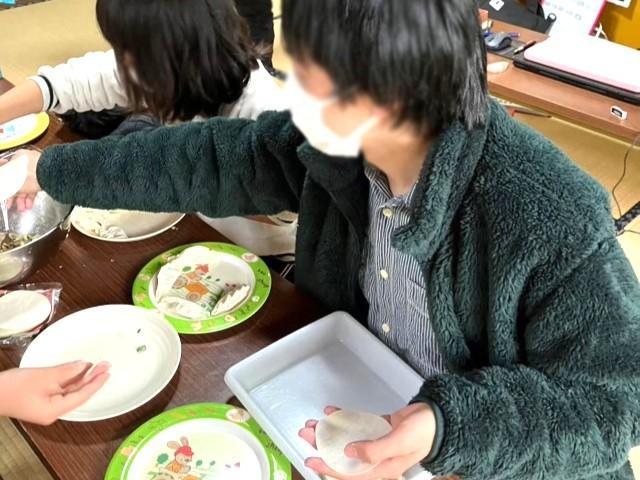 【児童指導員】月給21万円～/放課後等デイサービス/年休110日以上/日祝休み◎/一人ひとりに成功体験を！学習支援と集団療育でそれぞれの自立を支援♪/正社員/資格必須の写真4枚目