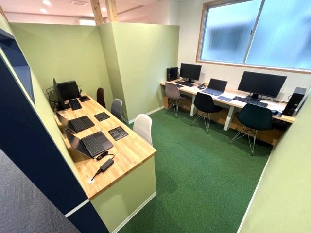 【児童指導員】月給25万円～/放課後等デイサービス/日祝休み◎/年休120日/電車とパソコンがコンセプトの施設◎/将来の就労を見据えた支援を提供します♪/正社員/資格必須の写真9枚目