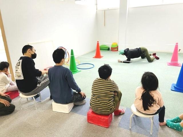 【児童指導員】月給17.8万円～/多機能型施設/経験5年以上ある方必見！/日祝休み/年休120日程度/残業ほぼなし/生きる力を育む◎/幸せを感じられる居場所♪/正社員/資格必須の写真1枚目