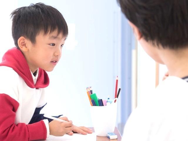 【児童指導員】＼高待遇♪／児童発達⽀援/送迎なし/年休120日/月給26.8万円～/児童福祉施設、幼稚園等で5年以上の経験ある方歓迎！/業界大手で教育サポート＆待遇充実♪/正社員/資格必須の写真1枚目