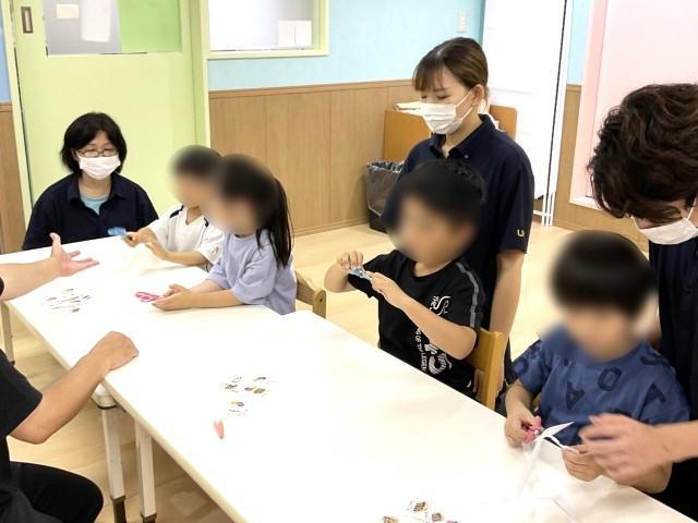 【児童指導員】＼高待遇♪／多機能型施設/月給28.4万円～/未経験歓迎◎/専門職多数在籍/研修＆サポート充実/子どもたちに専門的視点から支援を♪/正社員/資格必須の写真4枚目