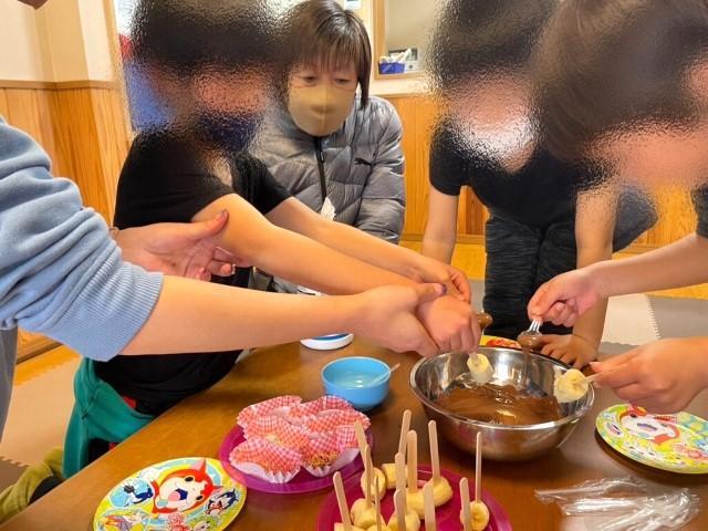 【保育士】＼高待遇♪／多機能型施設/月給35万円～/残業ほぼなし◎/サッカー未経験・子育て中のスタッフも活躍中♪/サッカーで子どもたちの成長をサポート！/正社員/資格必須の写真8枚目