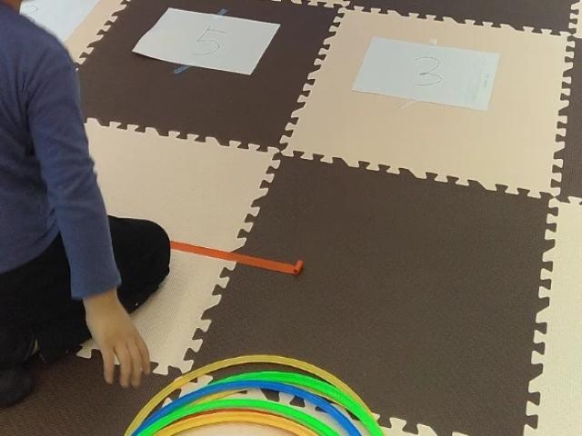 【児童指導員】多機能型施設/2026年1月オープン！年間休日114日/駅チカ◎/研修制度が充実/個別＆集団のゲームや活動でソーシャルスキルを育てる♪/月給23万円～/正社員/資格必須