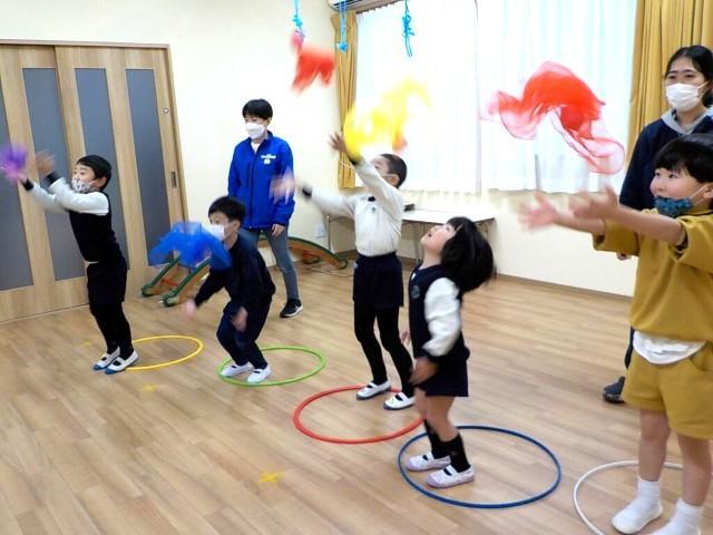 【保育士】多機能型施設/契約社員/資格必須/月給20.2万円～/7.5時間勤務♪/育児・看護・介護休業取得実績あり◎/子どもから成人まで幅広い障がい福祉サービスを展開中の法人♪の写真1枚目