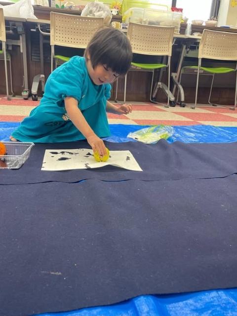 【児童指導員】児童発達支援/実働7.5時間◎/残業ほぼなし/サッカー、乗馬、アートなど外部講師を招いた「本物」の体験にこだわる療育♪/月給18.6万円～/正社員/資格必須の写真3枚目