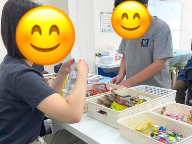 【児童指導員】多機能型施設/年休121日◎/日祝休み/尊敬と思いやりの心を大切に♪/学習や日常生活をサポートし、自立への第一歩をアシスト！/月給20.4万円～/契約社員/資格必須の写真3枚目