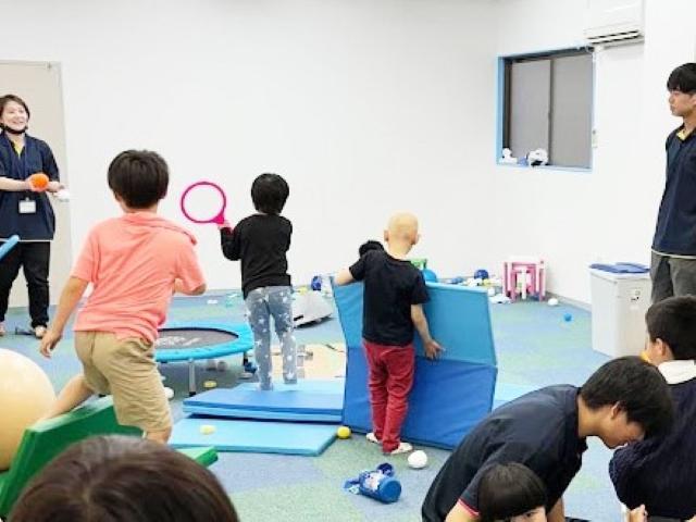 【作業療法士】放課後等デイサービス/日曜休み＆残業ほぼなし◎/月給30万円～/「オーダーメイド×学習・運動・創作活動」で未来へキラキラと輝ける成長を♪/研修充実/正社員/資格必須の写真1枚目