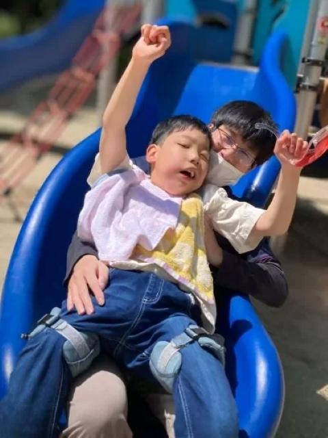 【保育士】重症心身障害児施設/週休2日制/OJT制度あり◎/リハビリや活動を通じて一人ひとりに合わせたケアを提供♪/月給22万円～/正社員/資格必須の写真5枚目