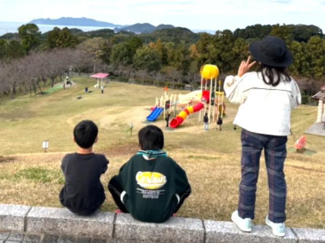 【保育士】放課後等デイサービス/週休2日制/日曜休み◎/残業ほぼなし/子ども一人ひとりに合わせたプログラム♪/最適な学びの環境と自立支援を提供♪/月給21万円～/正社員/資格必須