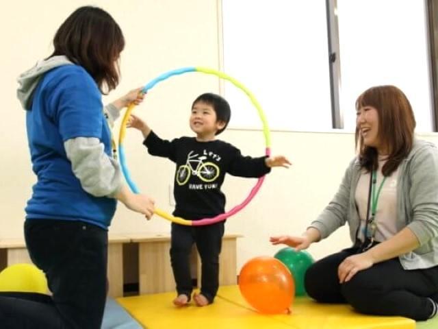 【児童指導員】放課後等デイサービス/前職給与保障あり/月給25.7万円～/千葉県内150か所以上で事業展開＆急成長中♪/多彩な研修＆充実のキャリア支援あり◎/正社員/資格必須の写真1枚目