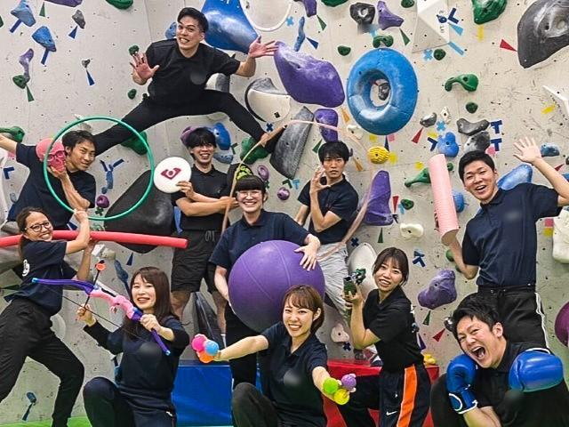 【児童指導員】多機能型施設/日曜休み/週休2日制/残業ほぼなし◎/未経験・ブランクOK！/運動を通してコミュニケーション力＆こころの成長をはぐくむ♪/月給21万円～/正社員/資格必須