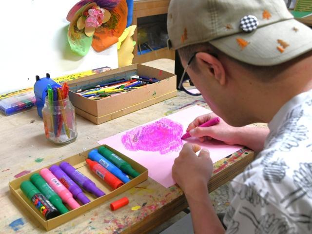 急募【児童発達支援管理責任者】放課後等デイサービス/年休120日/土日休み◎/元うたのお兄さん＆元バンドマンが運営する法人/音楽を取り入れた関わりも♪/月給25.3万円/正社員/資格必須