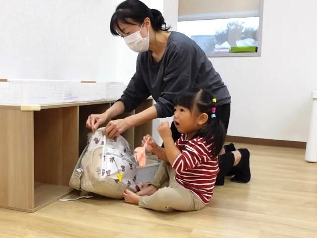 【理学療法士】児童発達支援/日祝休み/送迎なし/残業ほぼなし/未経験・ブランク可/全国100教室以上を展開するFC◎/ABAに基づく独自療育が特徴♪/月給23万円～/正社員/資格必須の写真1枚目