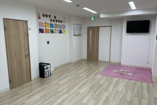 【臨床心理士/公認心理師】多機能型施設/日祝休み◎/月給31.5万円～/専門職を中心としたチームで、根拠がある多彩な支援を♪/研修＆キャリアパス充実でさらに成長も/正社員/資格必須