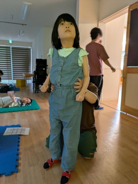 【児童指導員】重症心身障害児施設/週休2日制◎/住居・家族手当あり/「生まれてきてよかった」と思える人生を送るためのお手伝い/笑顔が絶えない施設♪/月給18万円～/正社員/資格必須の写真3枚目