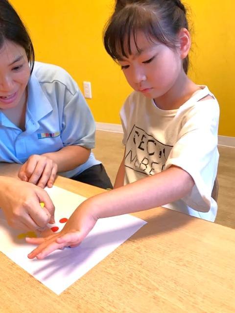 【児童指導員】児童発達支援/週3日～勤務可/BHB運動や感覚遊びなど五感を刺激する療育/リラックスして自己表現できる場を提供♪/時給1,190円～/パート・アルバイト/資格必須の写真3枚目