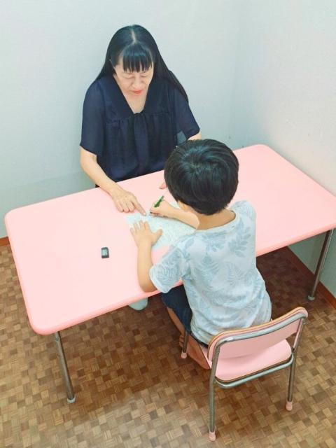 【保育士】多機能型施設/週3日～勤務可/プロジェクションマッピングを使用した運動療育やアートなど、楽しい支援で発達をサポート♪/時給1,140円～/パート・アルバイト/資格必須の写真1枚目