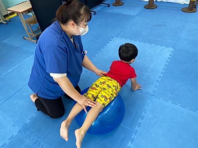 【理学療法士】多機能型施設/希望休OK♪/残業ほぼなし◎/月給33万円～/事業拡大中のためキャリアアップも推進！/子どもたちの未来を創る「運動学習支援教室」/正社員/資格必須