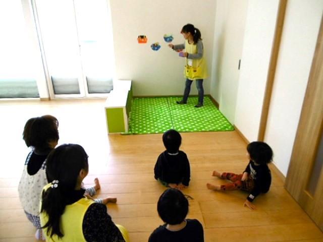 【保育士】多機能型施設/日祝休み・年間休日111日＆残業ほぼなし◎/集団活動や外遊び、製作、個別療育を通して自主性を育む♪/月給19万円～/正社員/資格必須の写真1枚目