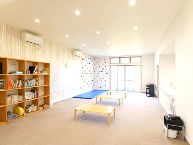 【臨床心理士/公認心理師】多機能型施設/残業ほぼなし/賞与年2回＋ミニボーナスあり！/充実の教育体制＆福利厚生◎/「ぽかぽか・あたたか」な支援を♪/⽉給25万円〜/正社員/資格必須の写真5枚目