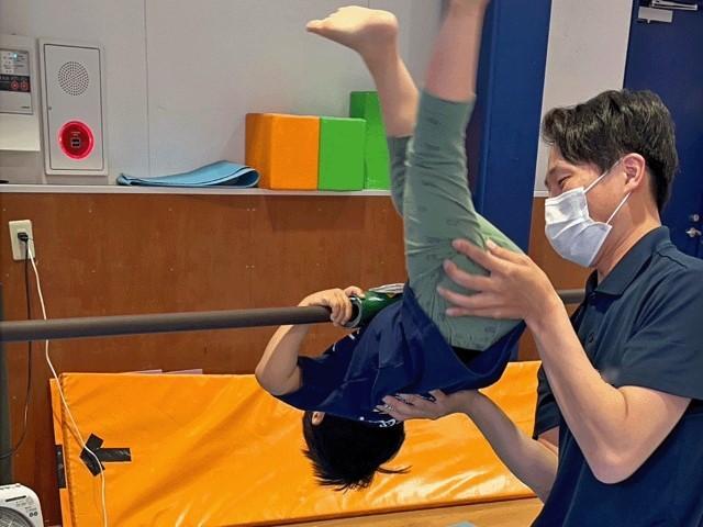 【作業療法士】多機能型施設/日曜休み/週休2日制/残業ほぼなし◎/未経験・ブランクOK！/運動を通してコミュニケーション力＆こころの成長をはぐくむ♪/月給23万円～/正社員/資格必須の写真1枚目