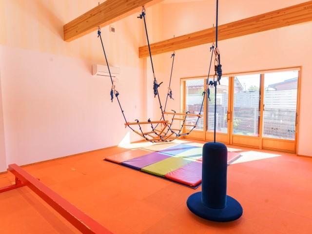 【言語聴覚士】放課後等デイサービス/正社員/資格必須/⽉給25万円〜/賞与年2回＋ミニボーナスあり！/充実の教育体制＆福利厚生◎/「ぽかぽか」「あたたか」な支援を♪