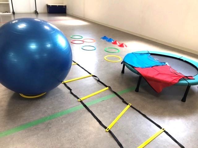 【保育士】⽉給24.5万円〜/放課後等デイサービス/日曜固定休/新卒可◎/全9施設を展開中の法人/社内転勤OK！働き方ややりたい仕事に合わせて勤務先を選べる♪/正社員/資格必須の写真8枚目