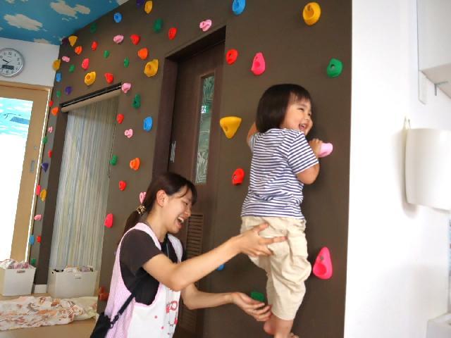 【児童発達支援管理責任者】多機能型施設/年間休日120日以上/送迎なし◎/月給45万円～/バラエティ豊かなオリジナル教材を用いた療育支援♪/正社員/資格必須の写真1枚目