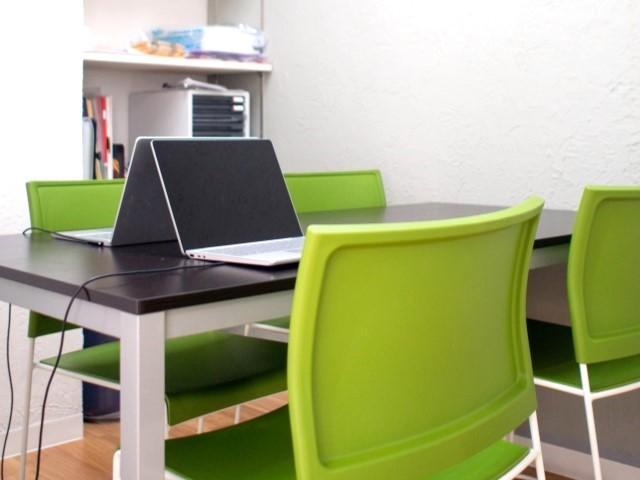 【児童指導員】多機能型施設/週3日～勤務OK！/全国に300施設以上を展開する業界大手のFC◎/個別対応で自発的な活動を支援♪/時給1,200円〜/パート・アルバイト/資格必須の写真1枚目