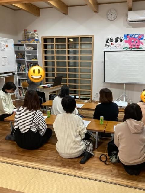 【児童指導員】多機能型施設/残業ほぼなし＆教育制度充実◎/「体・心・知」のスペシャリストが支援！「遊びと学習」で個性が花開く教室♪/月給20万円～/正社員/資格必須の写真4枚目