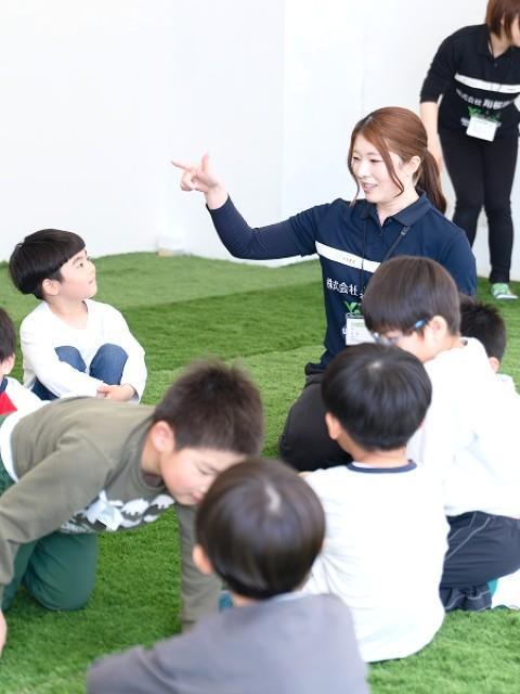 【児童指導員】放課後等デイサービス/週休2日制/土日休み◎/朝はゆっくり10時出勤♪/元サッカー選手による本格的な運動療育で未来を豊かにする支援！/月給24万円～/正社員/資格必須の写真3枚目