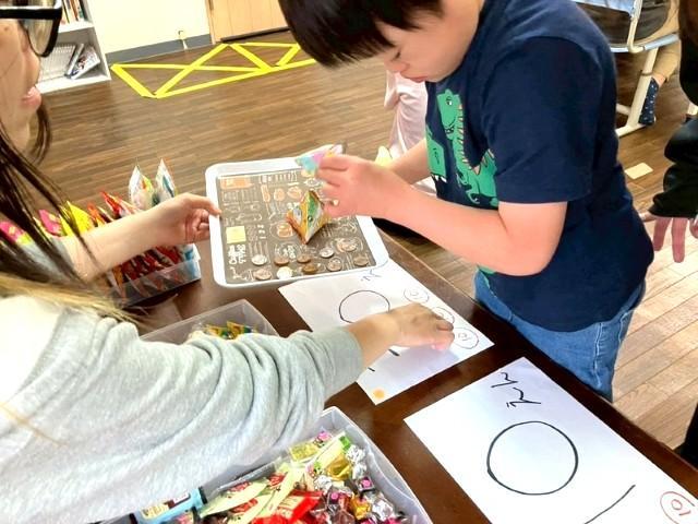 【児童指導員】放課後等デイサービス/年休114日/日祝休み/一人ひとりに合わせた療育で「えがおのわ」をつくる♪/働きやすい企業として埼玉県認定◎/月給23.9万円～/正社員/資格必須