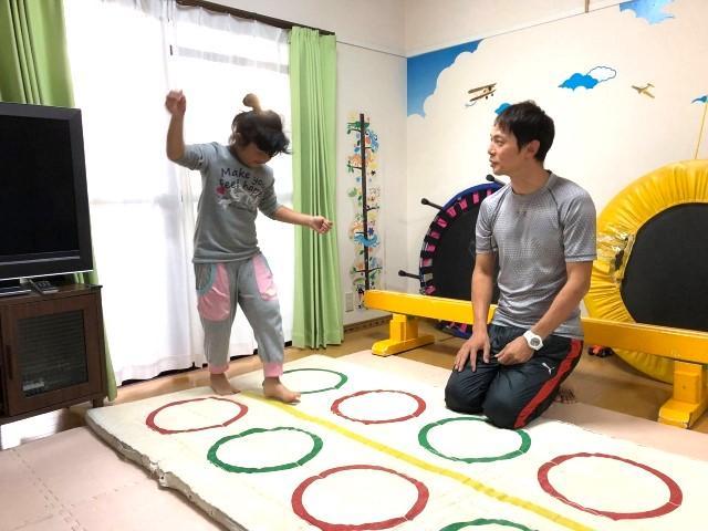 【児童指導員】放課後等デイサービス/正社員/資格必須/月給24万円～/日祝休み/未経験可/休暇制度充実！/残業ほぼなし◎/大切な人に抱きしめられたような安心できる施設♪